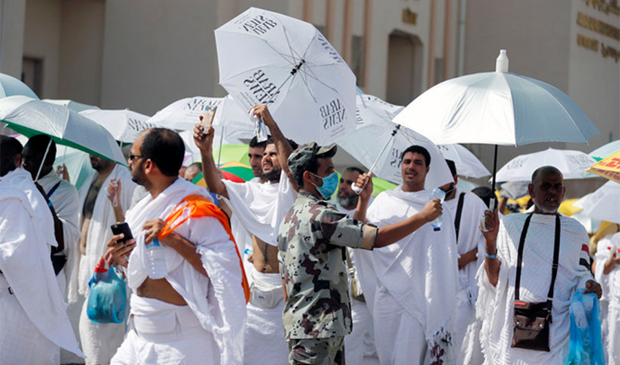 In this file photo, Muslim pilgrims leave Mount Arafat, also known as Jabal Al-Rahma (Mount of Mercy), after offering prayers. (AN photo by Basheer Saleh)