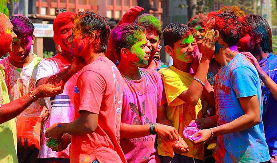 Hindus across Pakistan celebrate Holi with spirit and colors, dedicating the day to Pakistan as a goodwill gesture. (Photo courtesy: Pakistan Today)