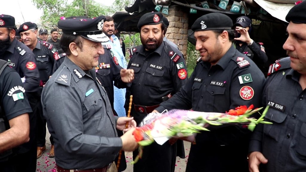 Inspector General Khyber Pakhtunkhwa Dr. Muhammad Naeem Khan during his first visit to Khyber Tribal district is received by the Levies and Khasadar personnel. (Social Media)