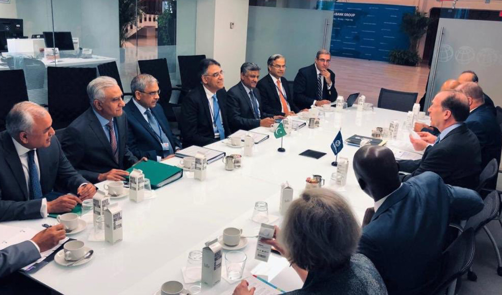 Pakistan’s Finance Minister Asad Umar meeting new World Bank President David Malpass in Washington on April 10, 2109. (Photo courtesy: Asad M. Khan/Twitter)