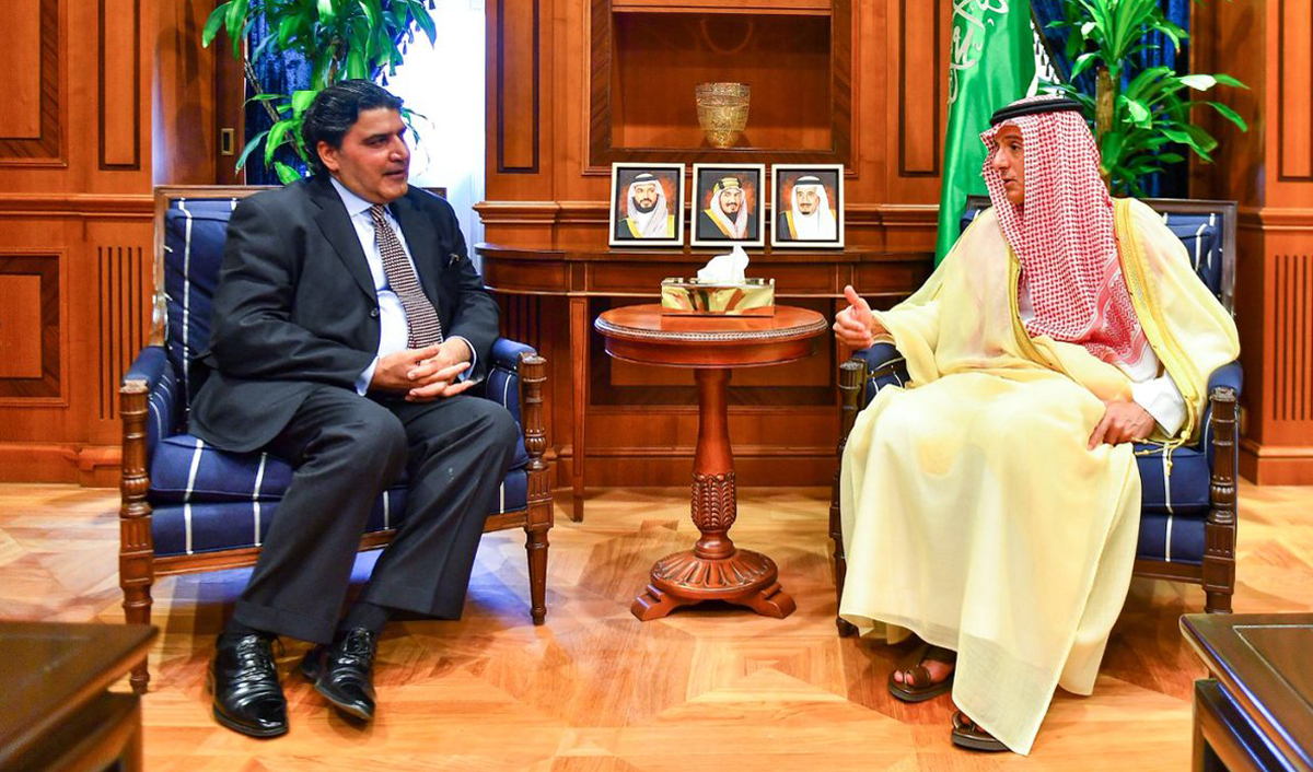 Pakistan’s Ambassador to Saudi Arabia Raja Ali Ejaz called on Saudi Minister of State for Foreign Affairs Adel al Jubeir at his office in Riyadh. (SPA)