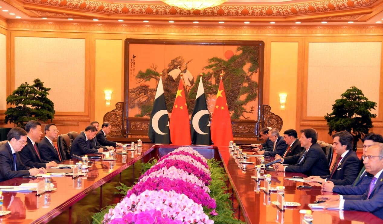 Prime Minister Imran Khan and President Xi Jinping leading the respective delegations during their meeting in Beijing, China, on April 28, 2019. (PID)