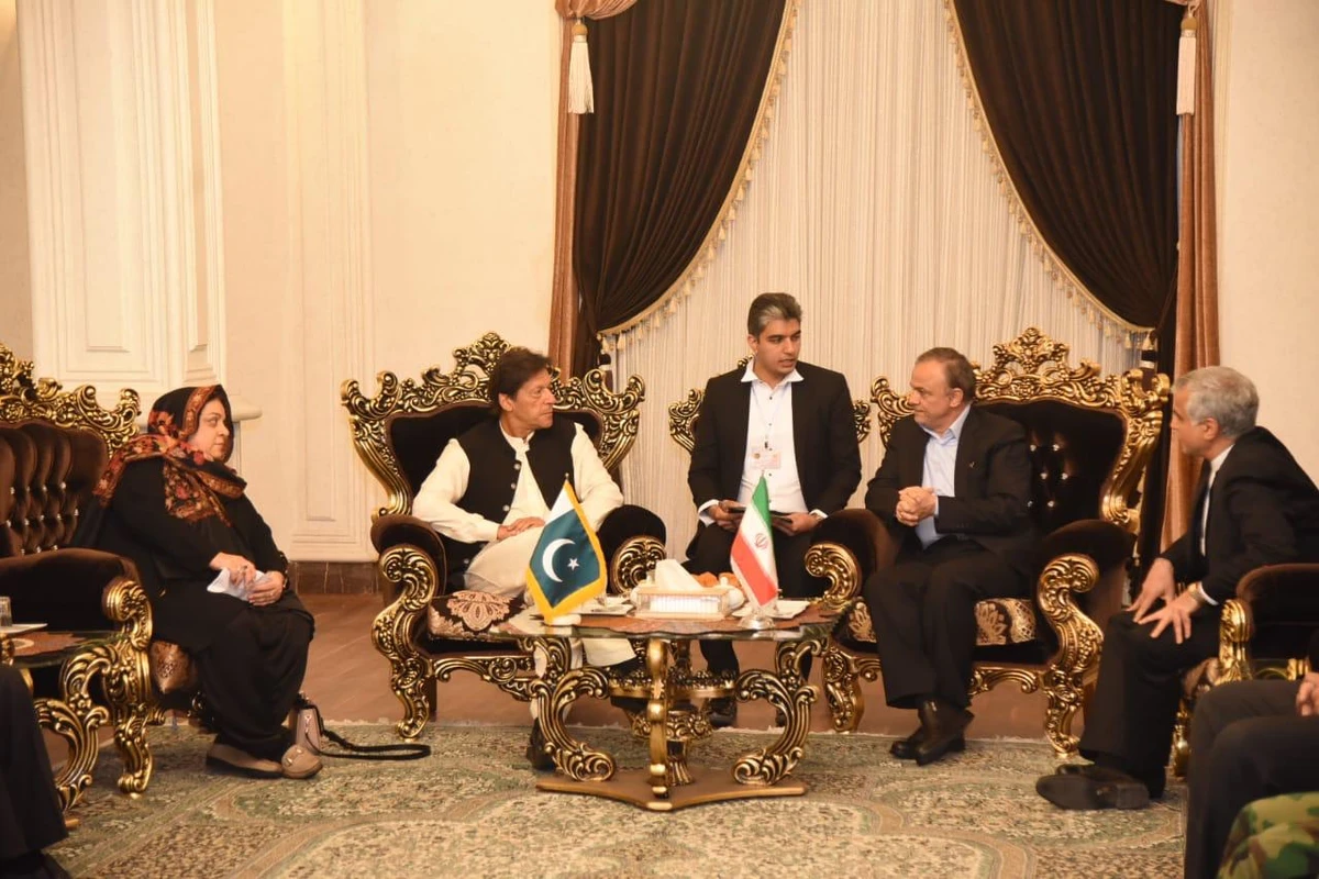 Prime Minister Imran Khan arrived in Mashhad on Sunday and spent some time with officials in that city. (Prime Minister's Office)