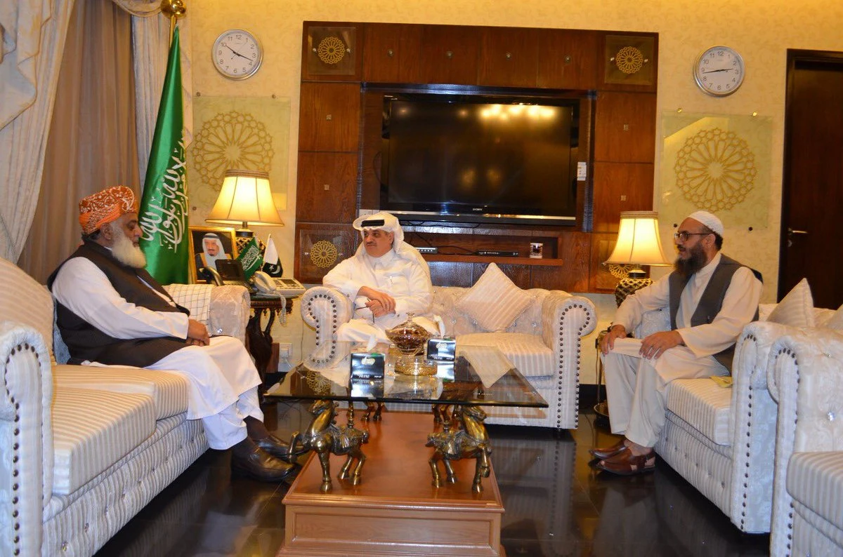 Jamiat Ulema-e-Islam-Fazl (JUI-F) chief Maulana Fazlur Rehman meets Nawaf bin Said Al-Malki, Ambassador of Saudi Arabia, at the Saudi embassy in Pakistan on April 22, 2019 in Islamabad – (Photo by Saudi Embassy)