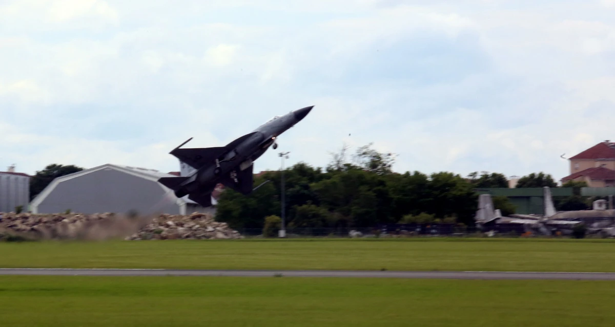 PAF’s JF-17 Thunder aircraft takes off during the practice session of the 53rd International Paris Air Show at the Le Bourget, Paris on June 15, 2019 – (Photo by Pakistan Air Force)