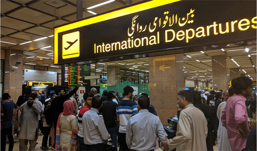 Family members, relatives and friends arrive at the international departure gate of Karachi’s Jinnah International Airport to see off pilgrims departing on a Hajj flight on Friday, July 5, 2019 (AN Photo)