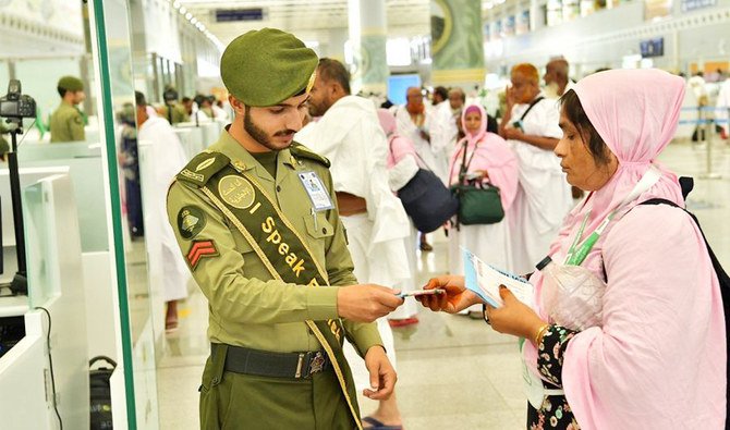 The General Directorate of Passports has assigned students who speak English, Spanish, Indonesian, Japanese, Persian, Urdu, Turkish and other languages to the airports in Jeddah and Madinah in order to facilitate communication and dealing with Hajj pilgrims. (SPA)