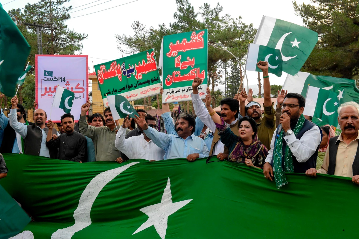 Pakistani Christian shout slogans in support of Kashmiris at a rally in the connection of the country Independence Day in Quetta on August 11, 2019, after the Indian government stripped Jammu and Kashmir of its autonomy. (AFP)