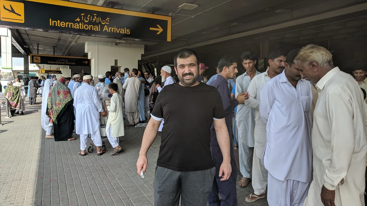 Zahir Hussain Zar Khan, a Pakistani trucker who arrived in Pakistan from Saudi Arabia on Monday, August 26, 2019, told Arab News he is thankful to Saudi King Salman for ordering to pay a blood money of 1.3 million SAR, the equivalent of almost $350,000, from bait-ul-maal to set him free of jail where he was languishing for last seven years. (AN Photo)