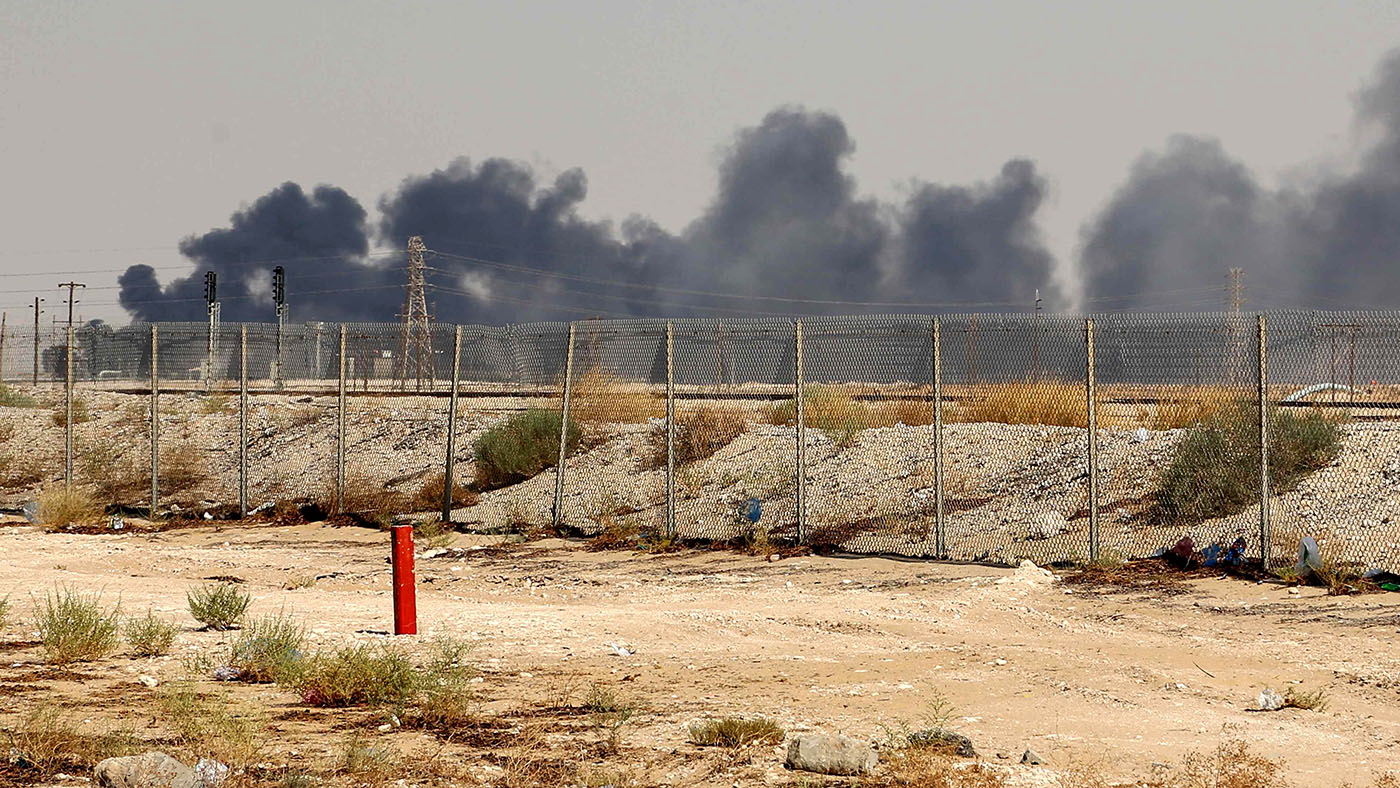 Smoke billows from an Aramco oil facility in Abqaiq about 60km (37 miles) southwest of Dhahran in Saudi Arabia’s eastern province on Sept. 14, 2019. (REUTERS)