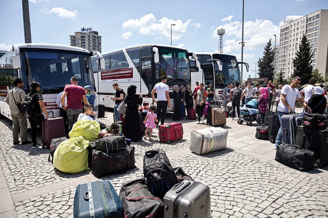 Syrian refugees in Istanbul face an Oct. 30 deadline to return to the provinces they are registered in. (File photo)