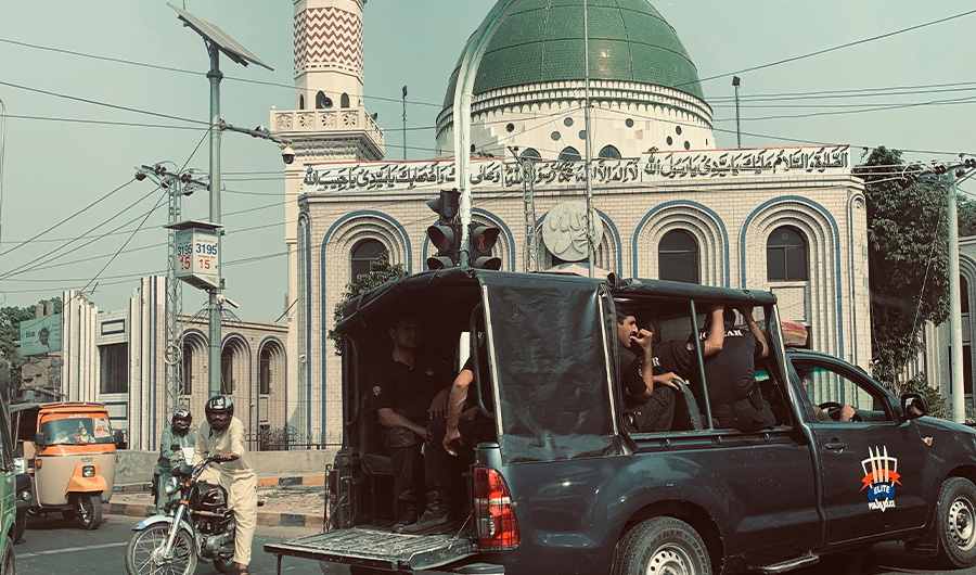 A police van in Lahore. Sept. 17, 2019. Photograph by Benazir Shah (AN)