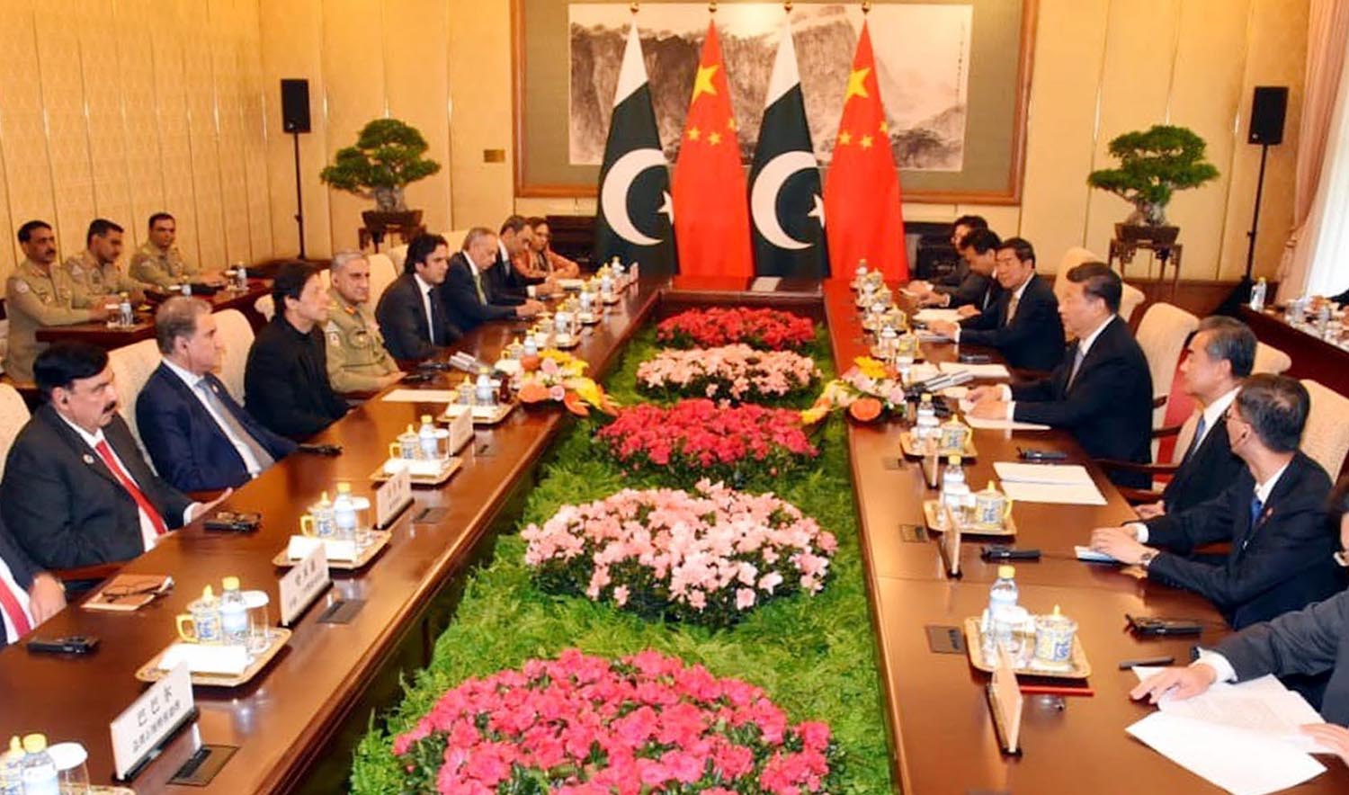 Prime Minister Imran Khan leads the Pakistani side during the delegation level talks in a meeting with Chinese President Xi Jinping in Beijing on Oct. 9, 2019. (PID)
