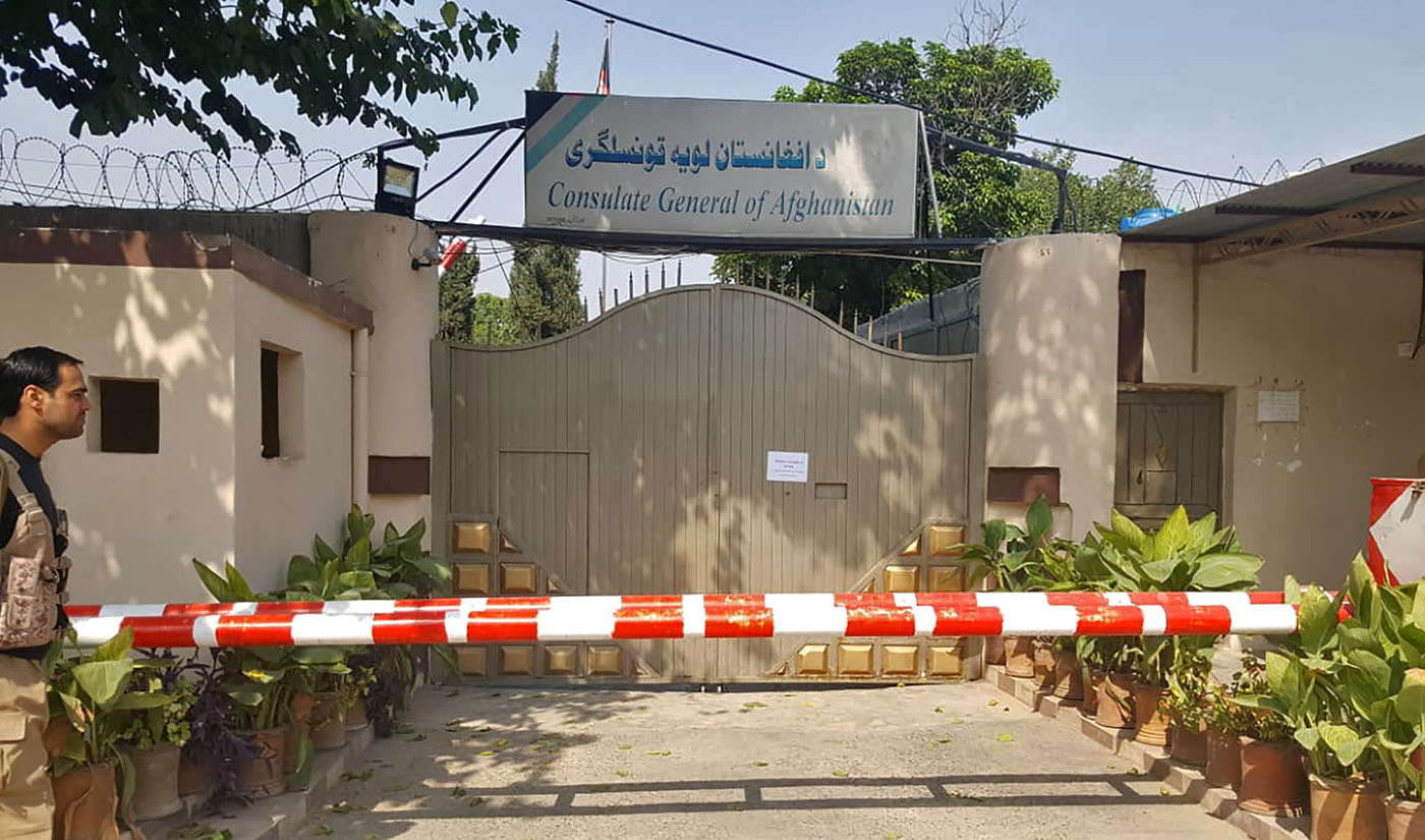 Wide view of the main gate of the Consulate General of Afghanistan in Peshawar, which closed indefinitely to protest the removal of its flag from a disputed property in Peshawar called Afghan Market, Oct 12, 2019. (AN photo)
