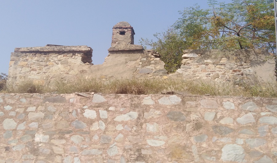 The relics of ruined walls of the Mughal King Akbar's Fort at Hund. Hund is the site where Alexander the Great crossed the Indus River in 327 BC. In July this year, a delegation from South Korea had hinted to declare Swabi district rich in Buddhist relics, a sister city of Seoul’s Yeonggwang county, an official said. (Arab News)