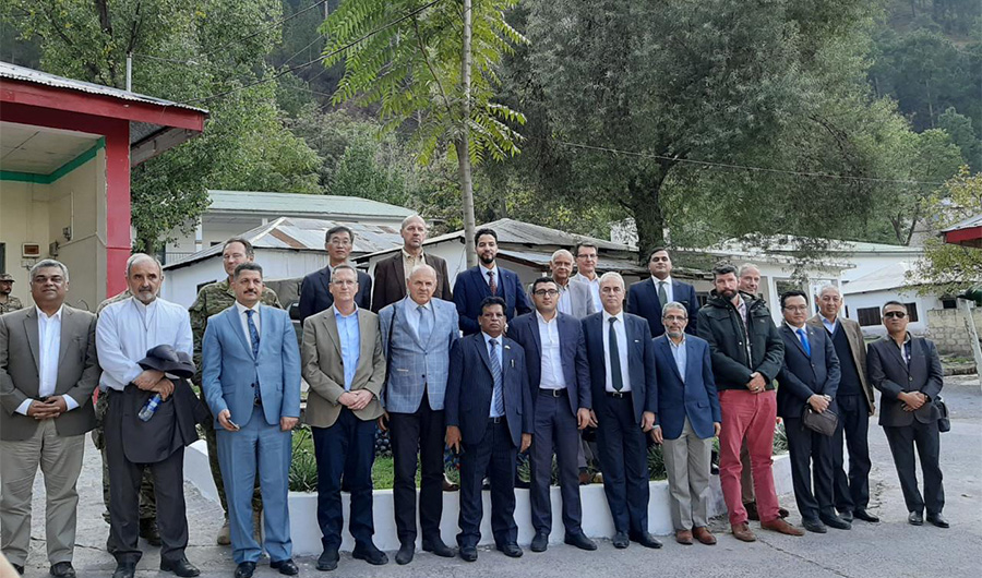 Officials from Pakistan’s Foreign Ministry accompany a group of foreign diplomats to the Line of Control (LoC) in Kashmir on October 22, 2019. (Photo Courtesy: Foreign Office of Pakistan)