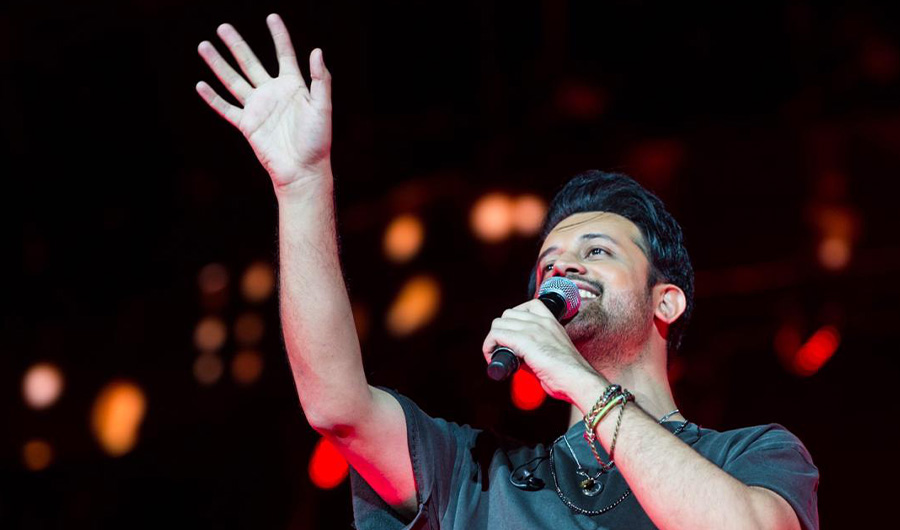 Pakistani pop singer Atif Aslam performing live in Riyadh on Oct 25, 2019. (Supplied)