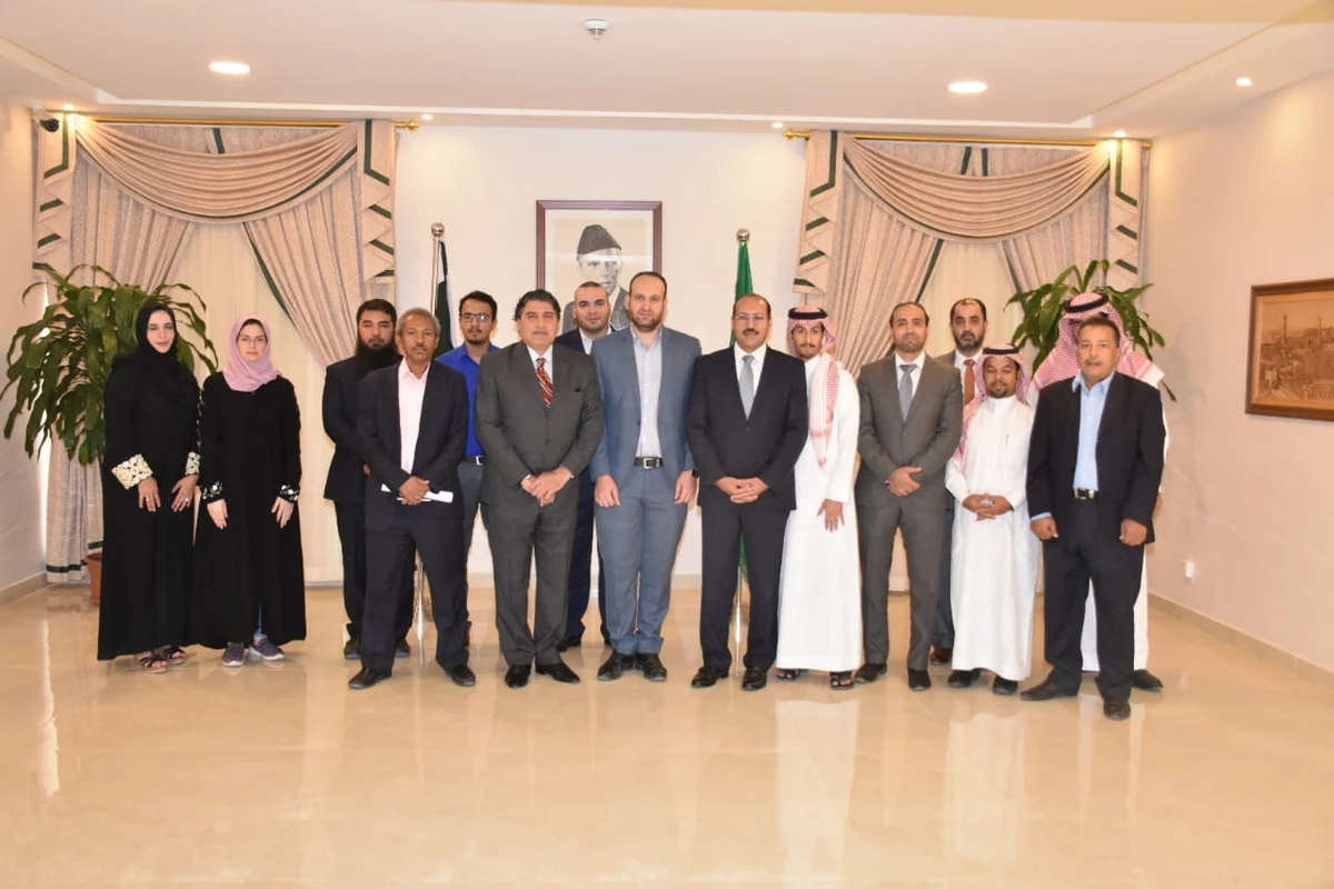 Pakistan’s ambassador in Riyadh, Raja Ali Ejaz briefs prominent Saudi editors and journalists regarding deteriorating human rights situation in Indian administer Kashmir on October 02, 2019 – (Photo Courtesy - Pakistan Embassy in Riyadh)