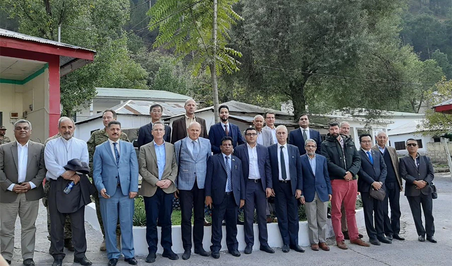 Officials from Pakistan’s Foreign Ministry accompany a group of foreign diplomats to the Line of Control (LoC) in Kashmir on October 22, 2019. (Photo Courtesy: Foreign Office of Pakistan)