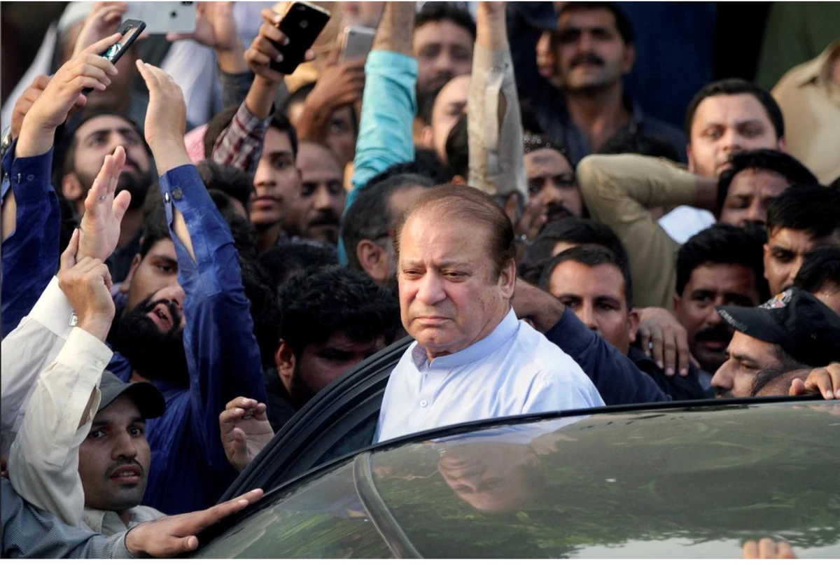 Former Prime Minister Nawaz Sharif, who was temporarily released from prison, arrives to attend funeral services for his wife, Kulsoom, in Lahore, Pakistan September 14, 2018. (REUTERS/File Photo)