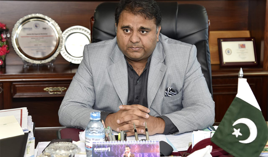 Federal Minister for Science and Technology Fawad Chaudhry speaks with Arab News during an interview at his office in Islamabad on November 18, 2019. (AN Photo)