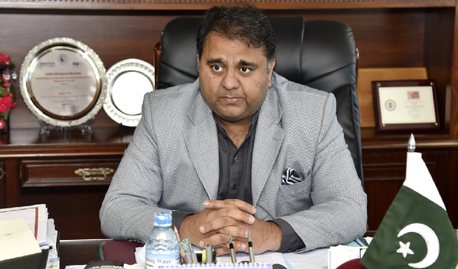 Federal Minister for Science and Technology Fawad Chaudhry speaks with Arab News during an interview at his office in Islamabad on November 18, 2019. (AN Photo)