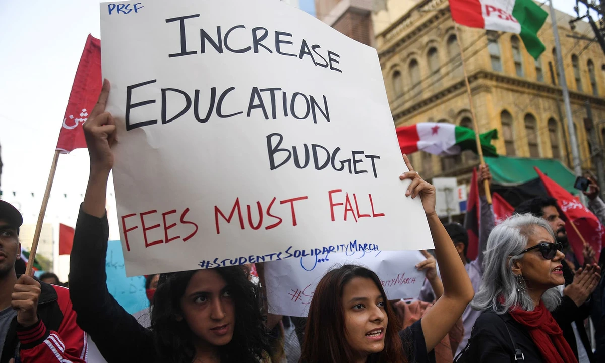 Hundreds of students in Karachi took part in a protest calling for the restoration of student unions, better education facilities, and education fee cuts, on Friday, Nov 29, 2019. (AFP photo)