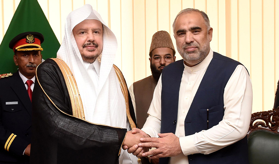 In this photo, Speaker National Assembly Mr Asad Qaiser shaking hands with Chairman of Shoura Council of the Kingdom of Saudi Arabia Dr Abdullah Mohammed Ibrahim Al-Sheikh at Parliament House on April 24, 2019. (File/ PID)
