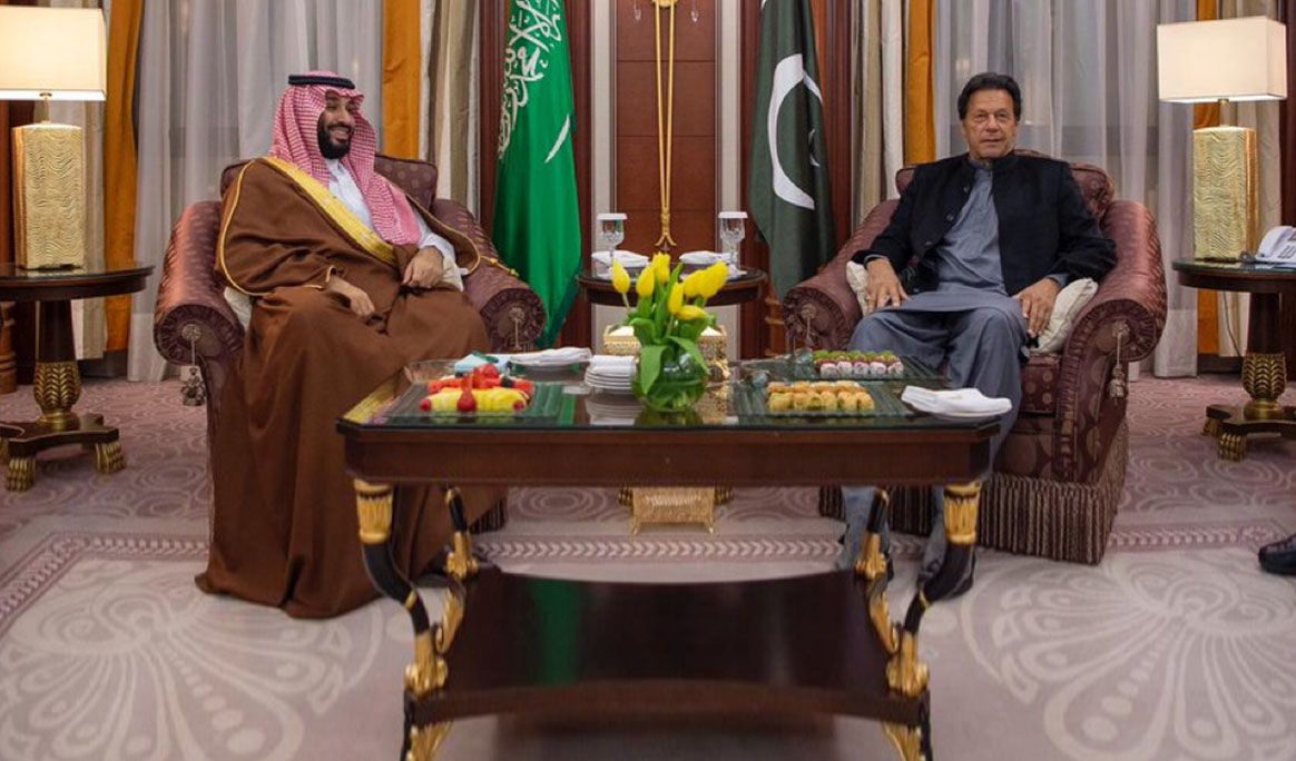Pakistani Prime Minister Imran Khan, right, meets Saudi Crown Prince Mohammed bin Salman in Riyadh on Dec. 14, 2019. (Supplied)