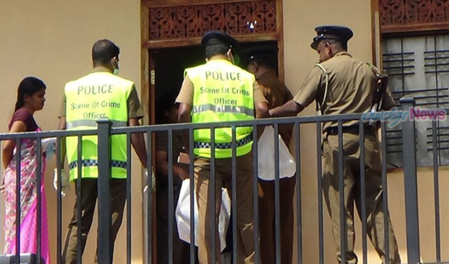 Srilankan police investigate the crime scene in Negombio on Dec. 25, 2019. (Photo credit: Metro News)