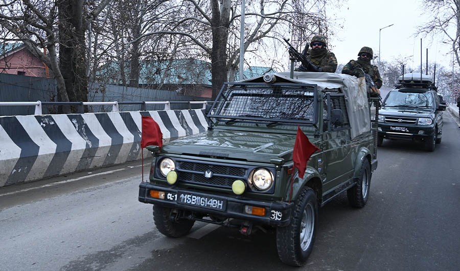 A foreign delegation, including representatives of the United States but not the European Union, is escorted in a convoy in Srinagar on January 9, 2020. (AFP)