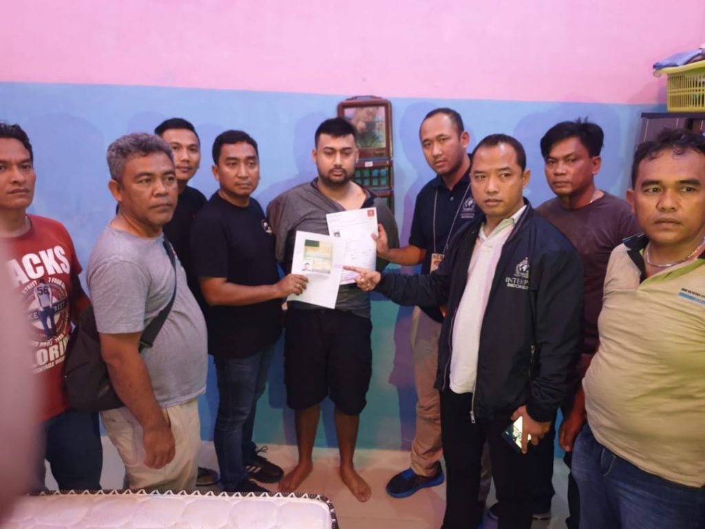 Pakistani fugitive Muhammad Luqman Butt is arrested by Indonesian police in Asahan, North Sumatra, on Jan. 21, 2020. (Photo courtesy: Interpol Indonesia)