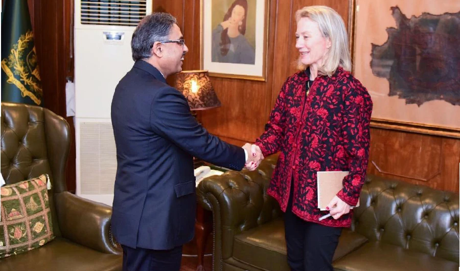 US Principal Deputy Assistant Secretary Alice Wells meets with Pakistani Foreign Secretary Sohail Mahmood in Islamabad on Jan. 21, 2020. (Photo courtesy: Pakistan Foreign Office)