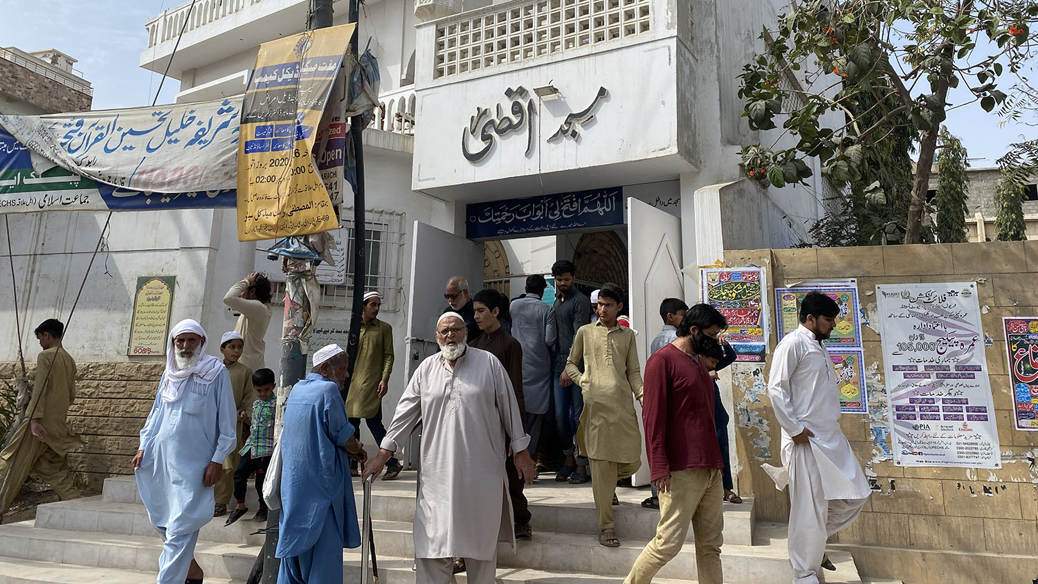 Men leave Jamia Aqsa Mosque in Karachi after congregational Friday prayer on Feb. 28, 2020. (AN photo)