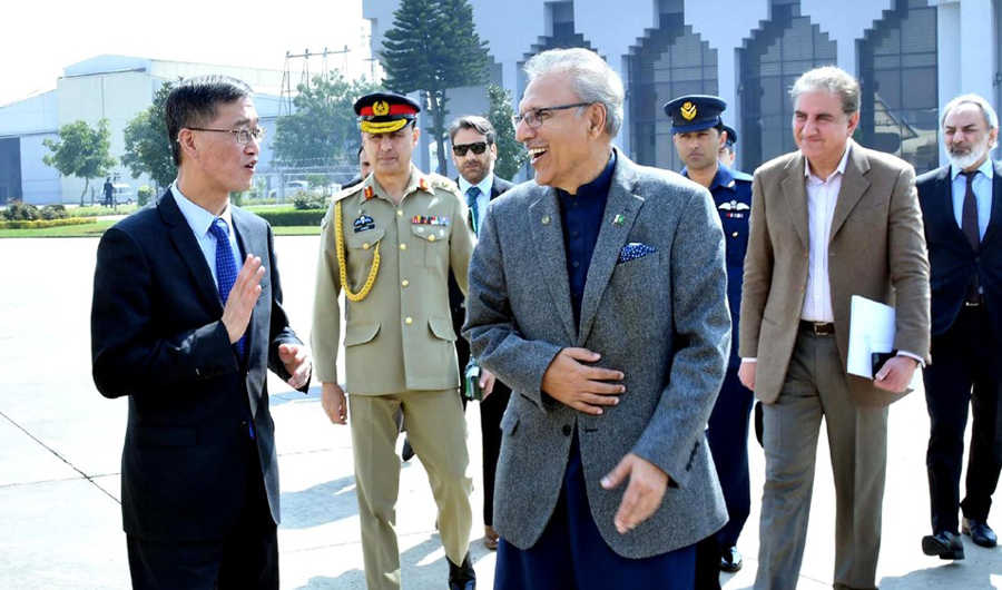 President Arif Alvi departing for China at Nur Khan airbase on March 16, 2020. (PID)