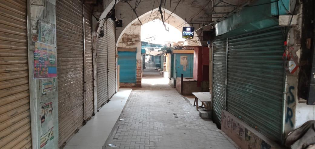 Commercial activity is on hold in Jacobabad city, Sindh, as the provincial government imposed a complete 15-day lockdown on March 23, 2020. (Photo courtesy: Sindh Police)