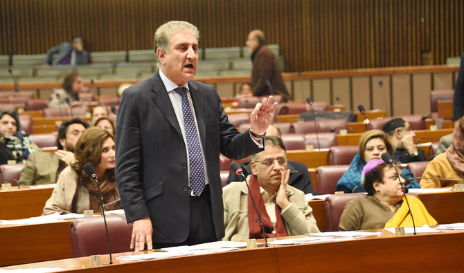 Pakistani Foreign Minister Shah Mahmood Qureshi addresses the parliament session on Jan 6, 2019 in Islamabad. (Photo Courtesy: Foreign Office)