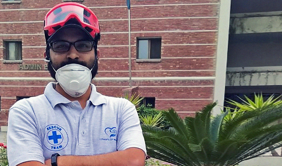Syed Mustafa Ahmed photographed in Lahore during coronavirus rescue and relief work on May 8, 2020. (Photo courtesy: Syed Mustafa Ahmed)