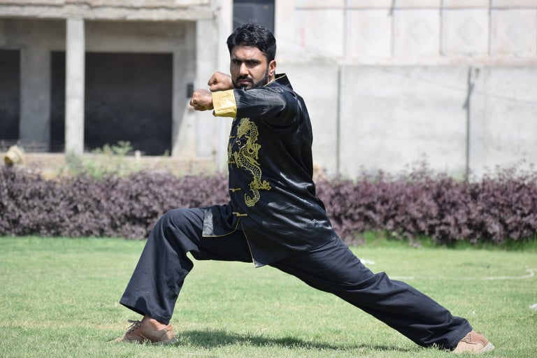 Irfan Mehsud performs at a ground in Dera Ismail Khan on April 4, 2019. (Photo courtesy: Lion’s Den Fight Club)