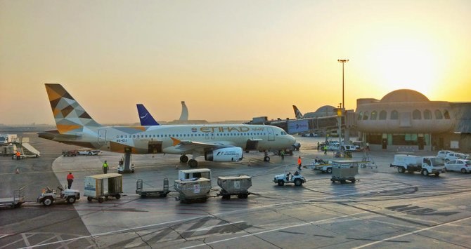 Abu Dhabi's Etihad auditing Pakistan-issued pilot licences amid concerns. (Shutterstock)