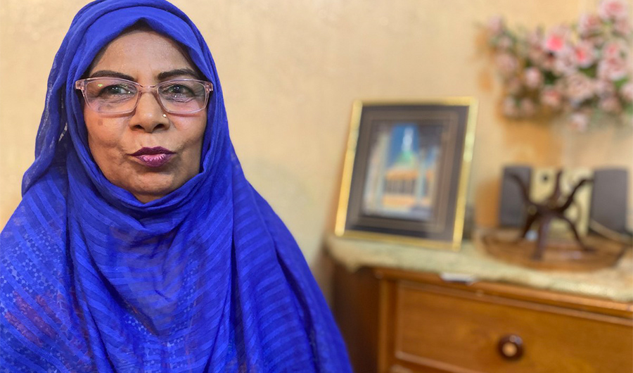 Sabiha Ilyas, a resident of the Gulshan-e-Iqbal neighbourhood in Pakistan's port city of Karachi, talks to Arab News on July 19, 2020. Ilyas is among thousands of Pakistanis who will not be able to perform Hajj this year after Saudi Arabia cancelled the pilgrimage for international pilgrims due to the coronavirus crisis. (AN Photo)