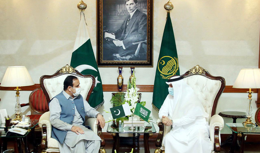 Saudi Ambassador to Pakistan Nawaf bin Saeed Al-Malki discusses Pak-Saudi ties in a meeting with Chief Minister Usman Buzdar in Lahore on August 14, 2020. (Photo courtesy DGPR Punjab)