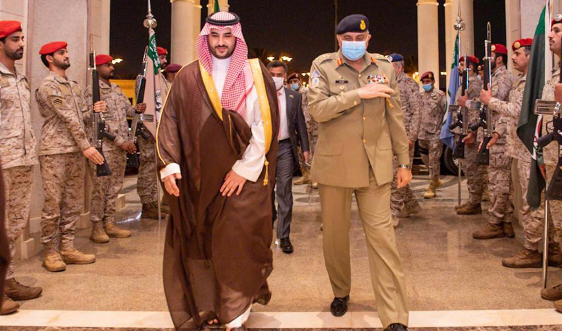 Pakistan's Army Chief of Staff General Qamar Javed Bajwa is welcomed by Saudi Arabia's Deputy Defense Minister Prince Khalid bin Salman, in Riyadh, Saudi Arabia, on Aug. 17, 2020. (SPA)