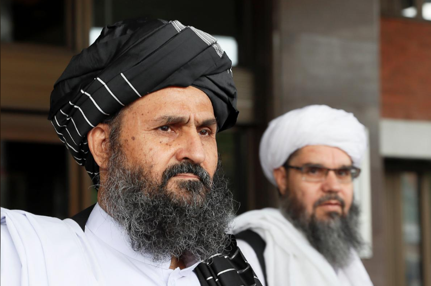 Taliban chief negotiator Mullah Abdul Ghani Baradar (front) leaves after peace talks with Afghan senior politicians in Moscow, Russia May 30, 2019. (REUTERS/ File Photo)