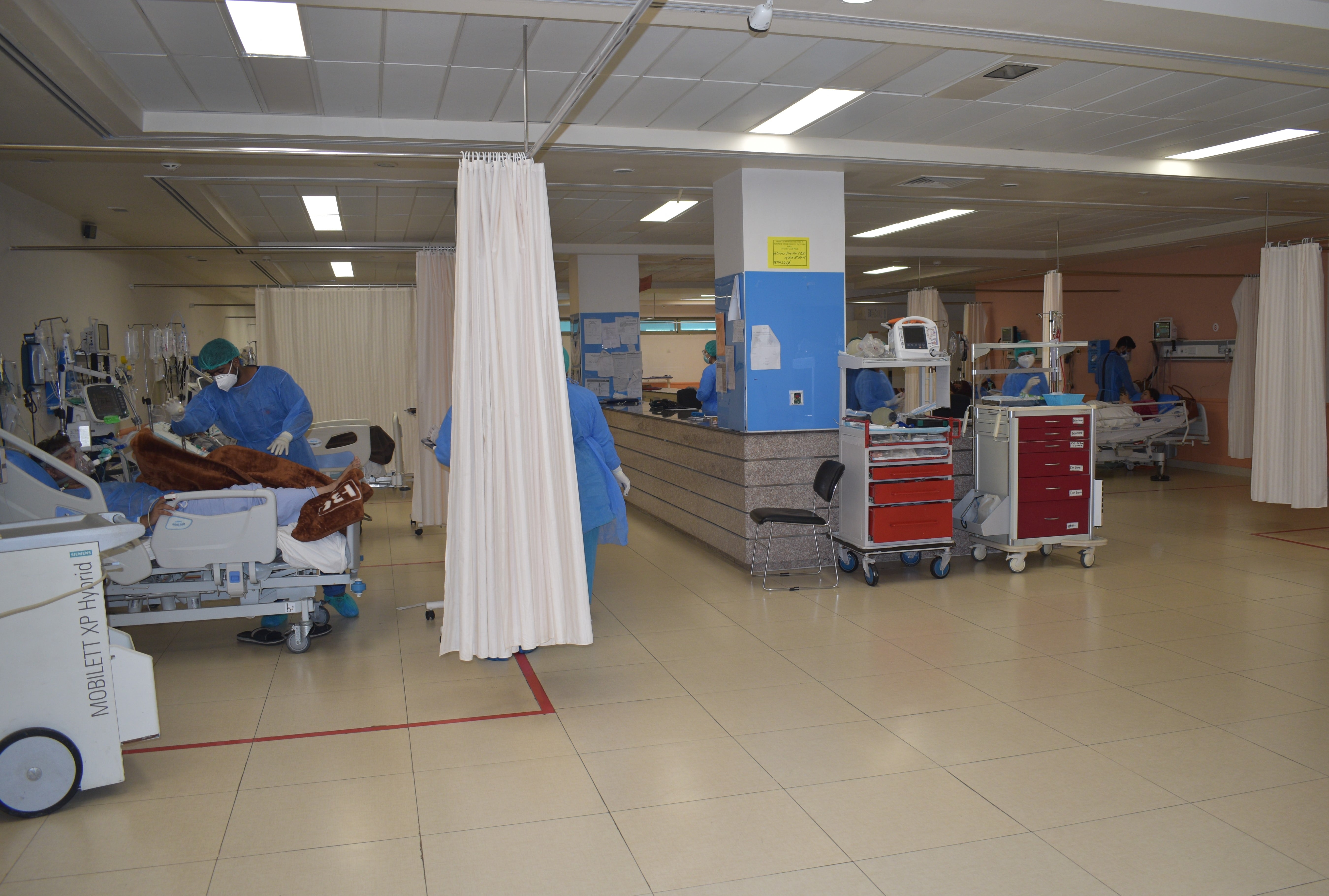 Hospital staff are seen at Pakistan-Emirates Military Hospital (PEMH) in Rawalpindi on Aug. 29, 2020. (AN photo)