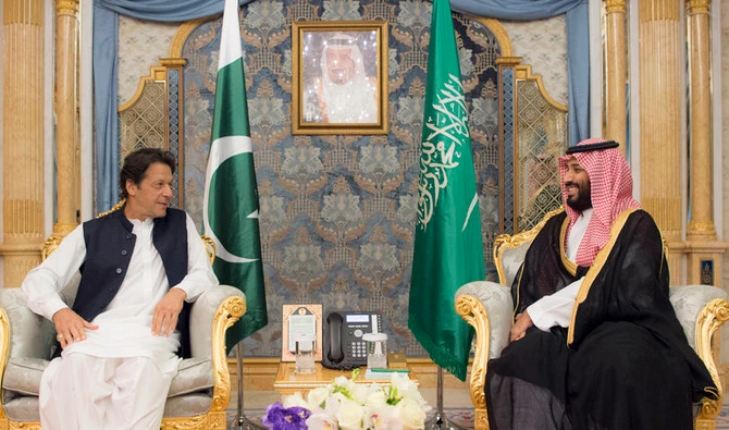 Saudi Crown Prince Mohammed bin Salman (R) meets with Pakistani Prime Minister Imran Khan in Jeddah on September 19, 2018. (Saudi Ministry of Media handout via AFP/File photo)