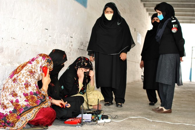 Female prisoners can be seen calling their family members on February 24, 2020. (AN photo by Saba Rehman)