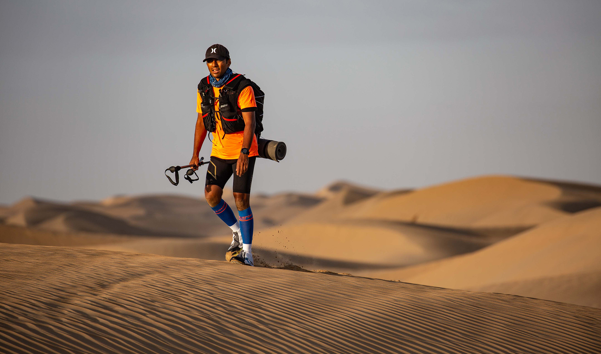 Akber Naqvi runs 200 kilometers across Al-Qudra desert in Dubai on Aug. 28, 2002 in memory of his daughter Zahra, and to raise awareness on essential health care for newborn children. (Photo courtesy of Akber Naqvi via AN)