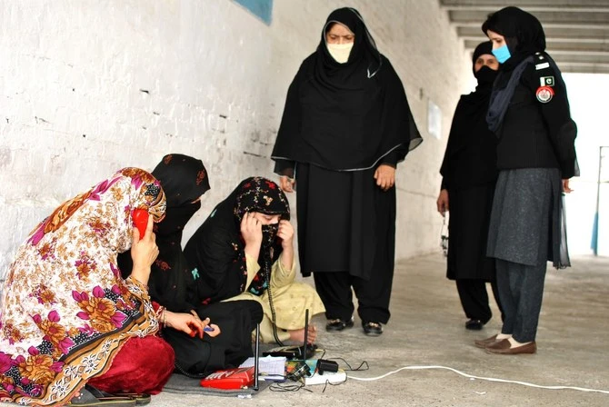 Female prisoners can be seen calling their family members on February 24, 2020. (AN photo by Saba Rehman)