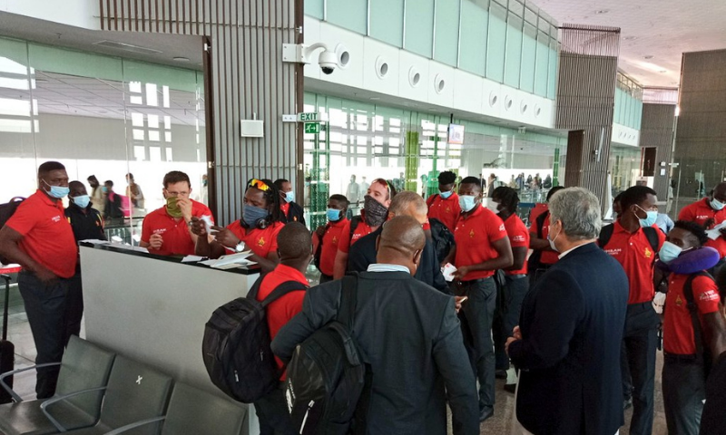 Players and officials are seen at the Islamabad International Airport on October 20th, 2020. (Photo courtesy: Zimbabwe Cricket Twitter)